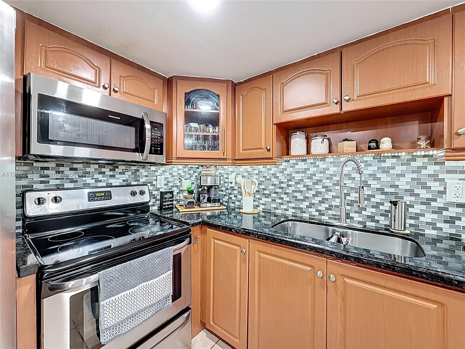 ESPANA VILLAS CONDO - Residential