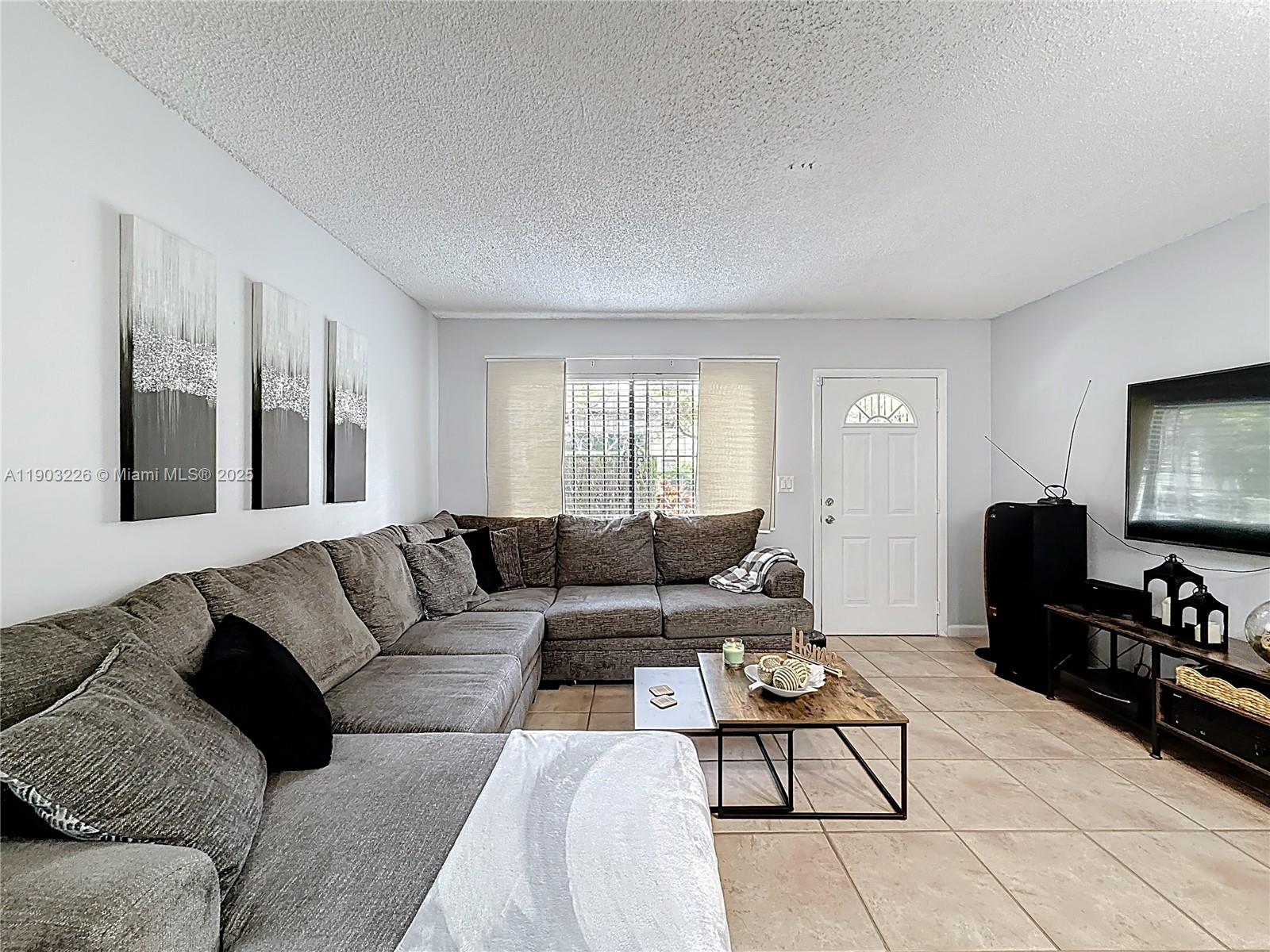 ESPANA VILLAS CONDO - Residential