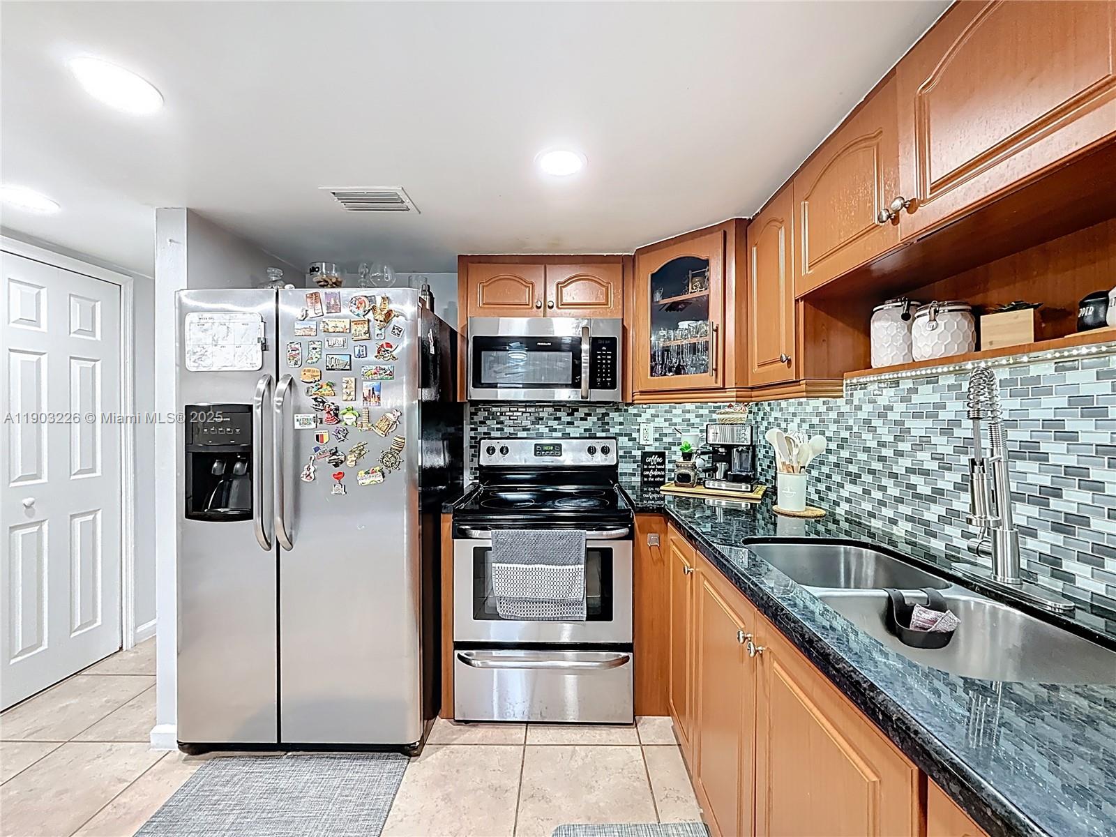 ESPANA VILLAS CONDO - Residential