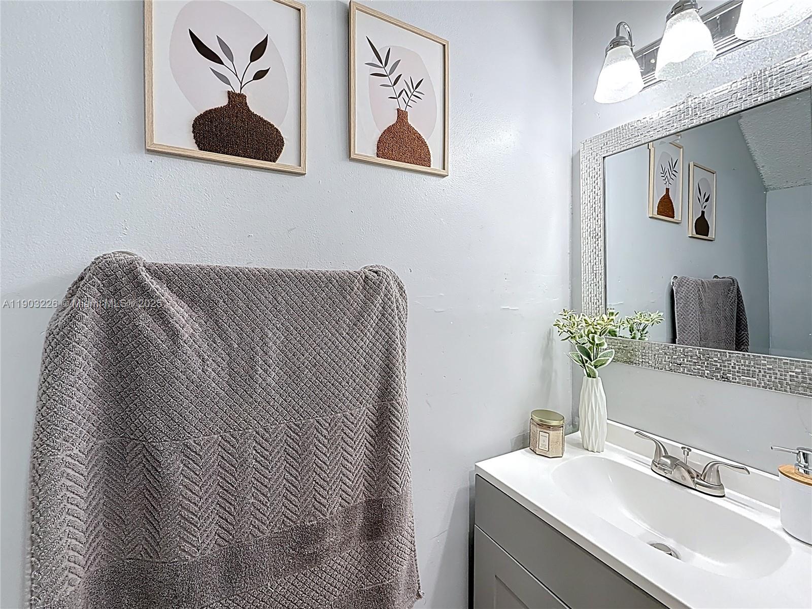 ESPANA VILLAS CONDO - Residential