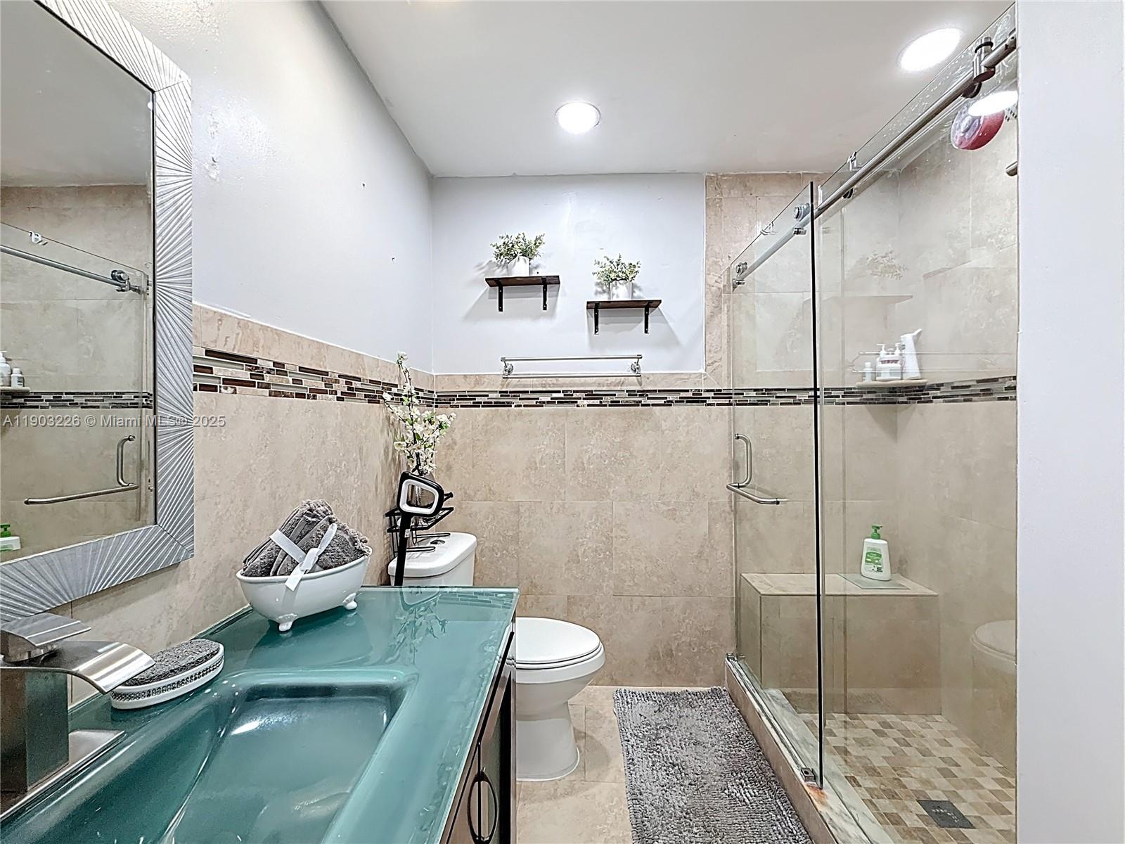 ESPANA VILLAS CONDO - Residential