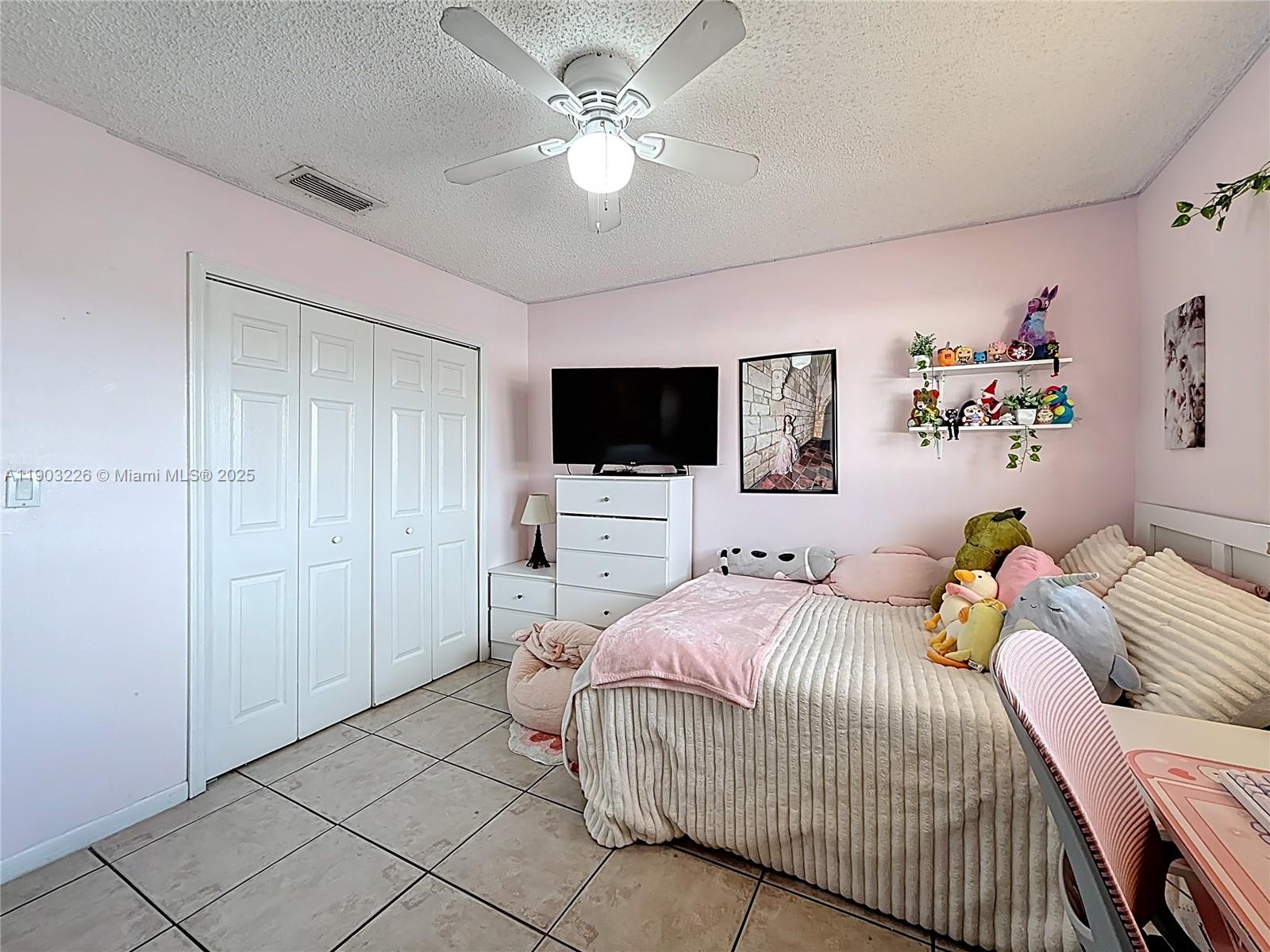 ESPANA VILLAS CONDO - Residential