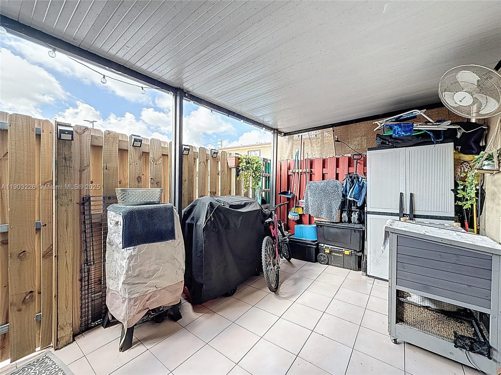 ESPANA VILLAS CONDO - Residential