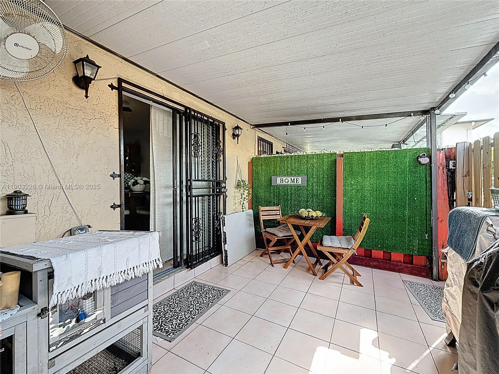 ESPANA VILLAS CONDO - Residential