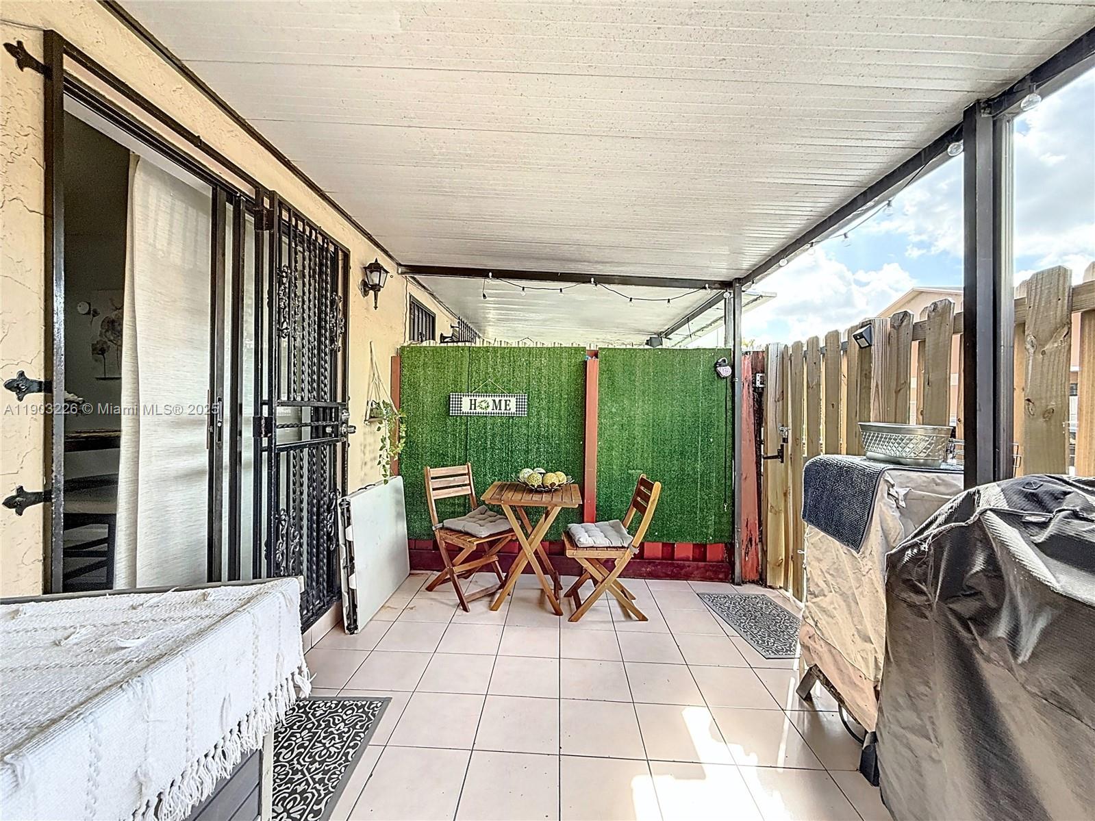 ESPANA VILLAS CONDO - Residential