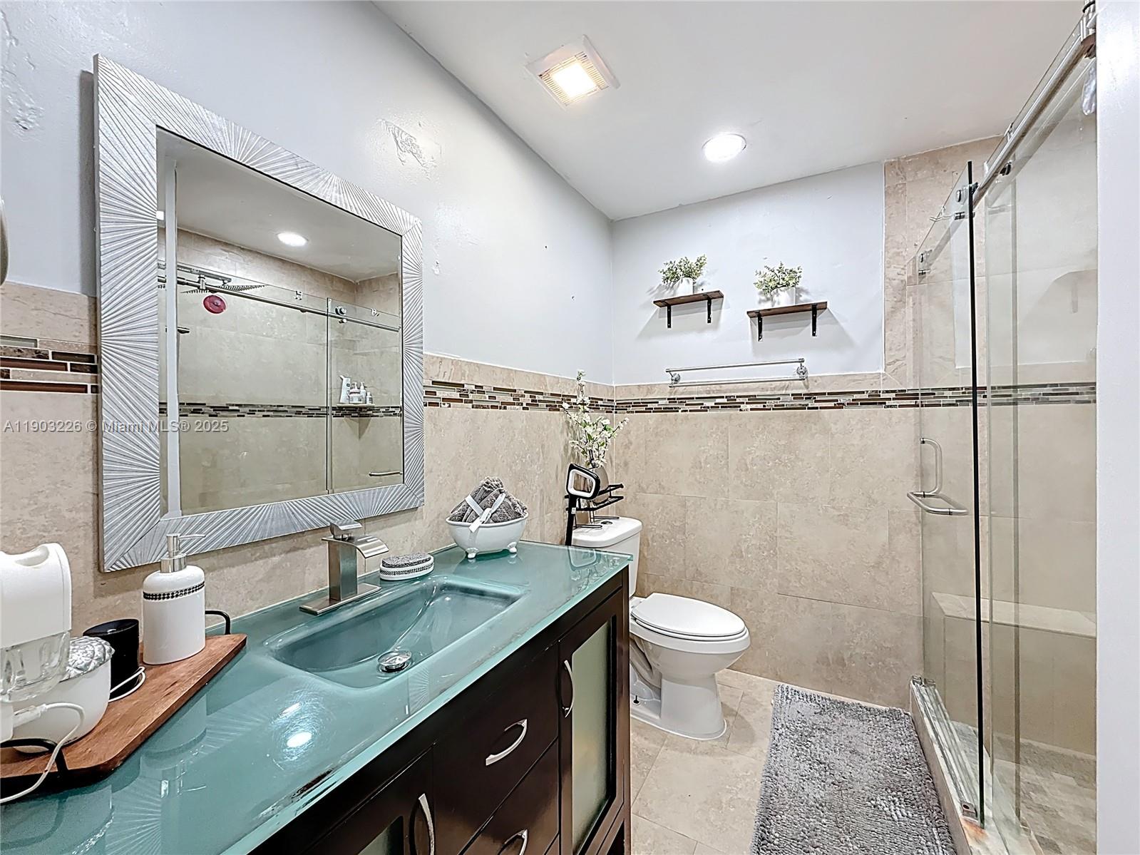 ESPANA VILLAS CONDO - Residential