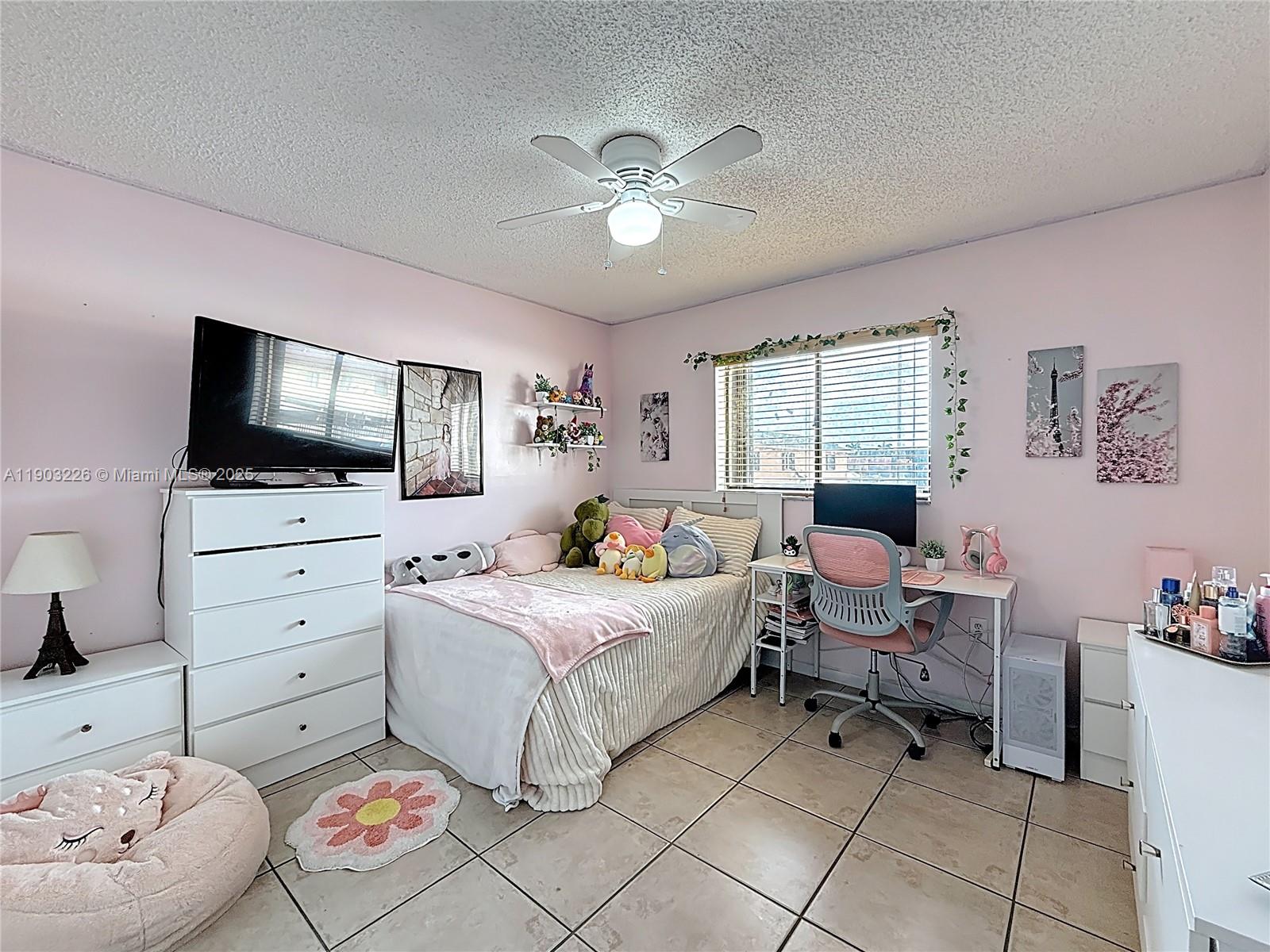 ESPANA VILLAS CONDO - Residential