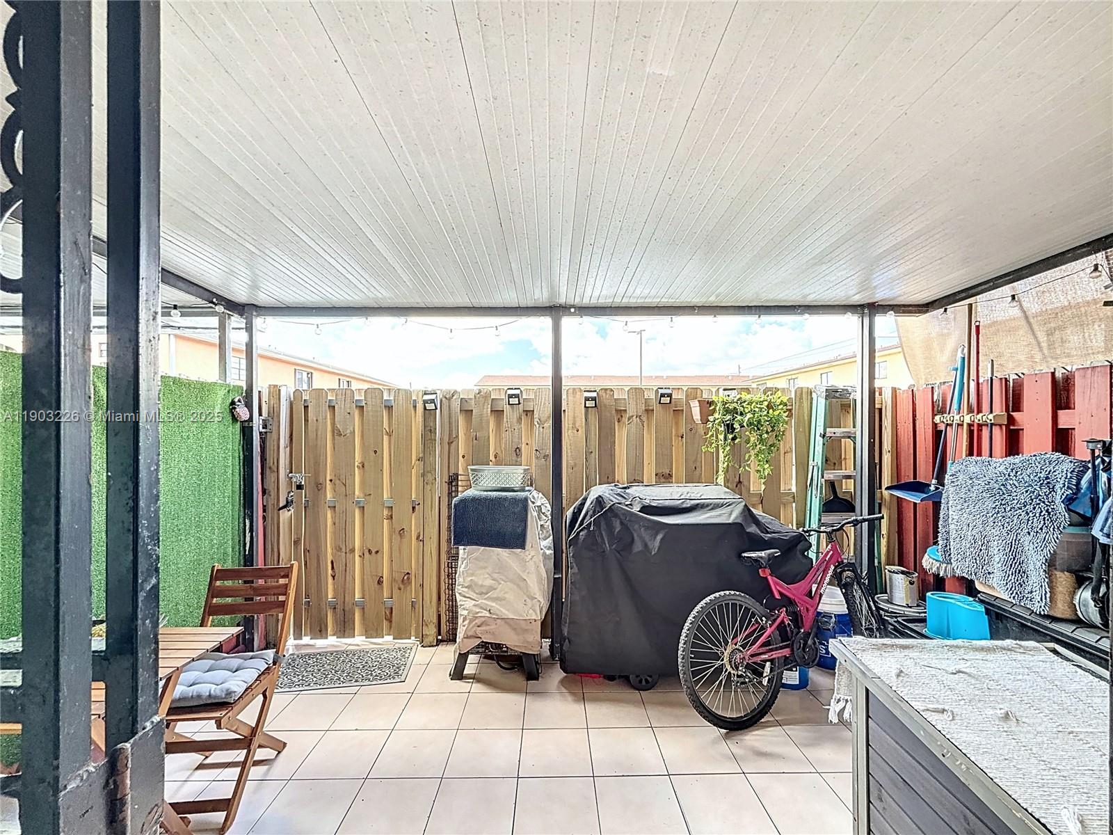 ESPANA VILLAS CONDO - Residential