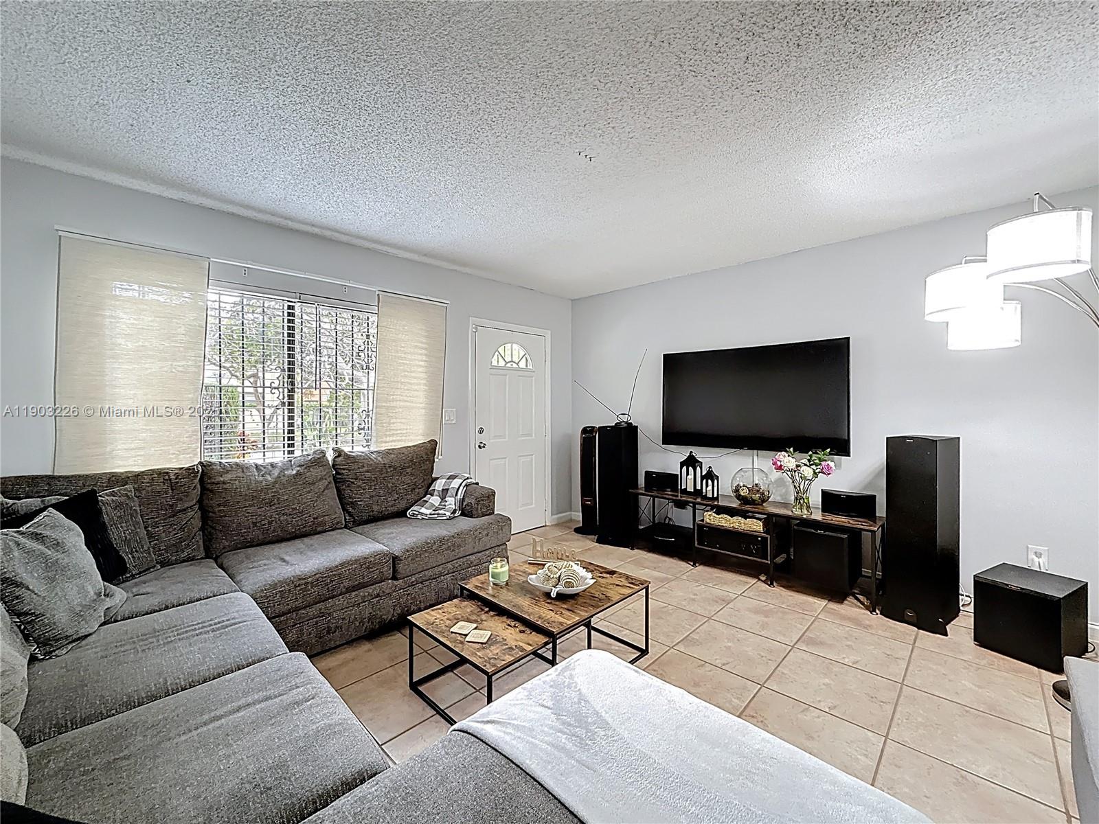 ESPANA VILLAS CONDO - Residential