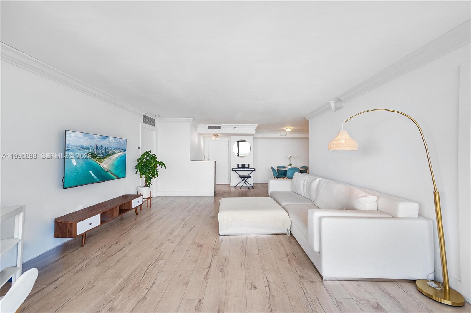 TOWERS OF QUAYSIDE CONDO - Residential