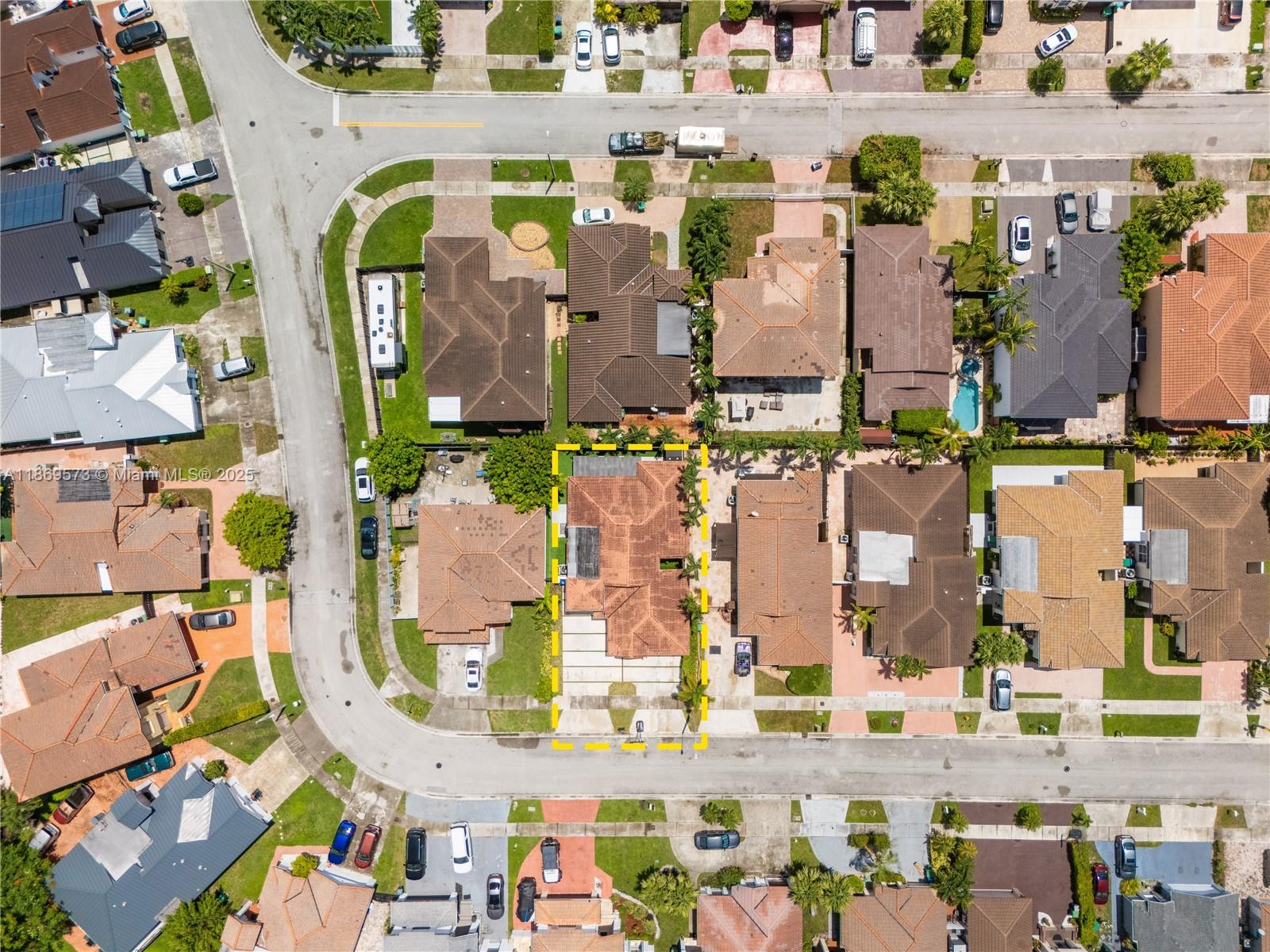 SHOMA HOMES AT TAMIAMI II - Residential