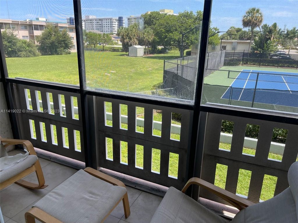 Photo of 919 Hillcrest Dr #208, Hollywood, FL 33021 (MLS # A11419022)