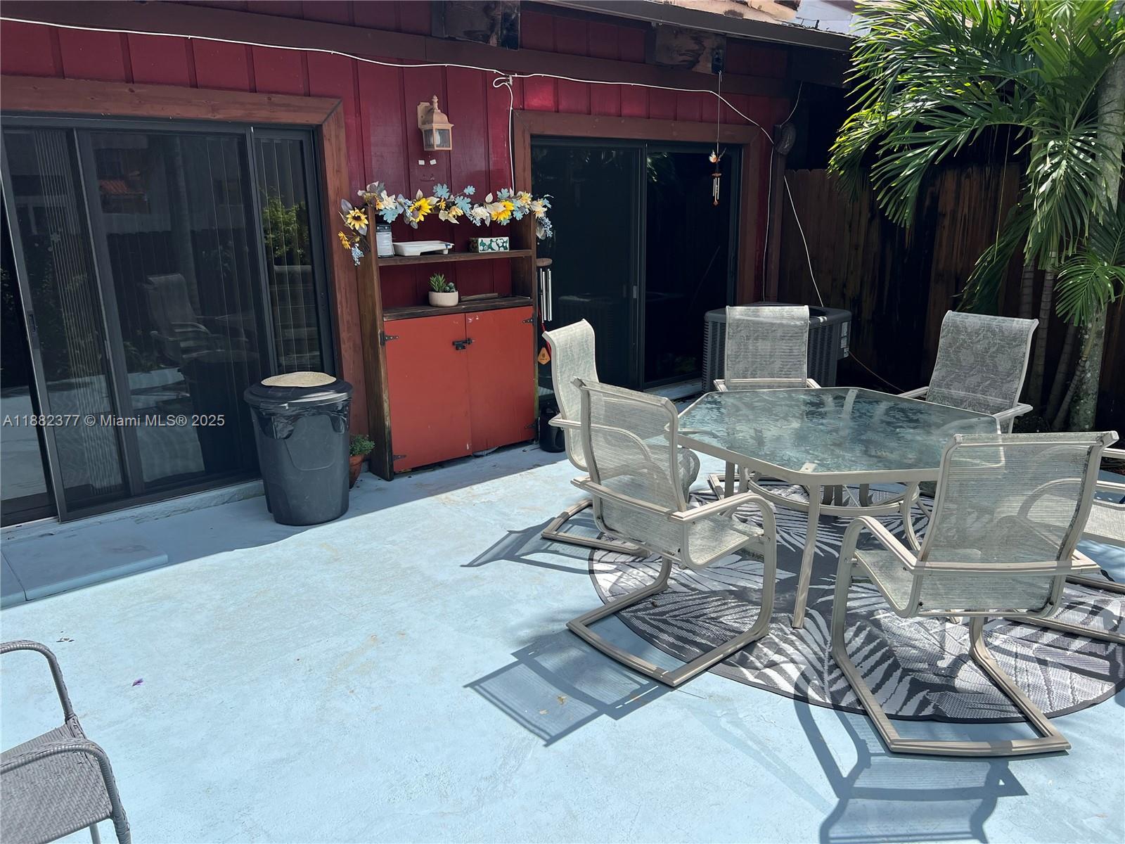 TAMERLANE - Residential Lease