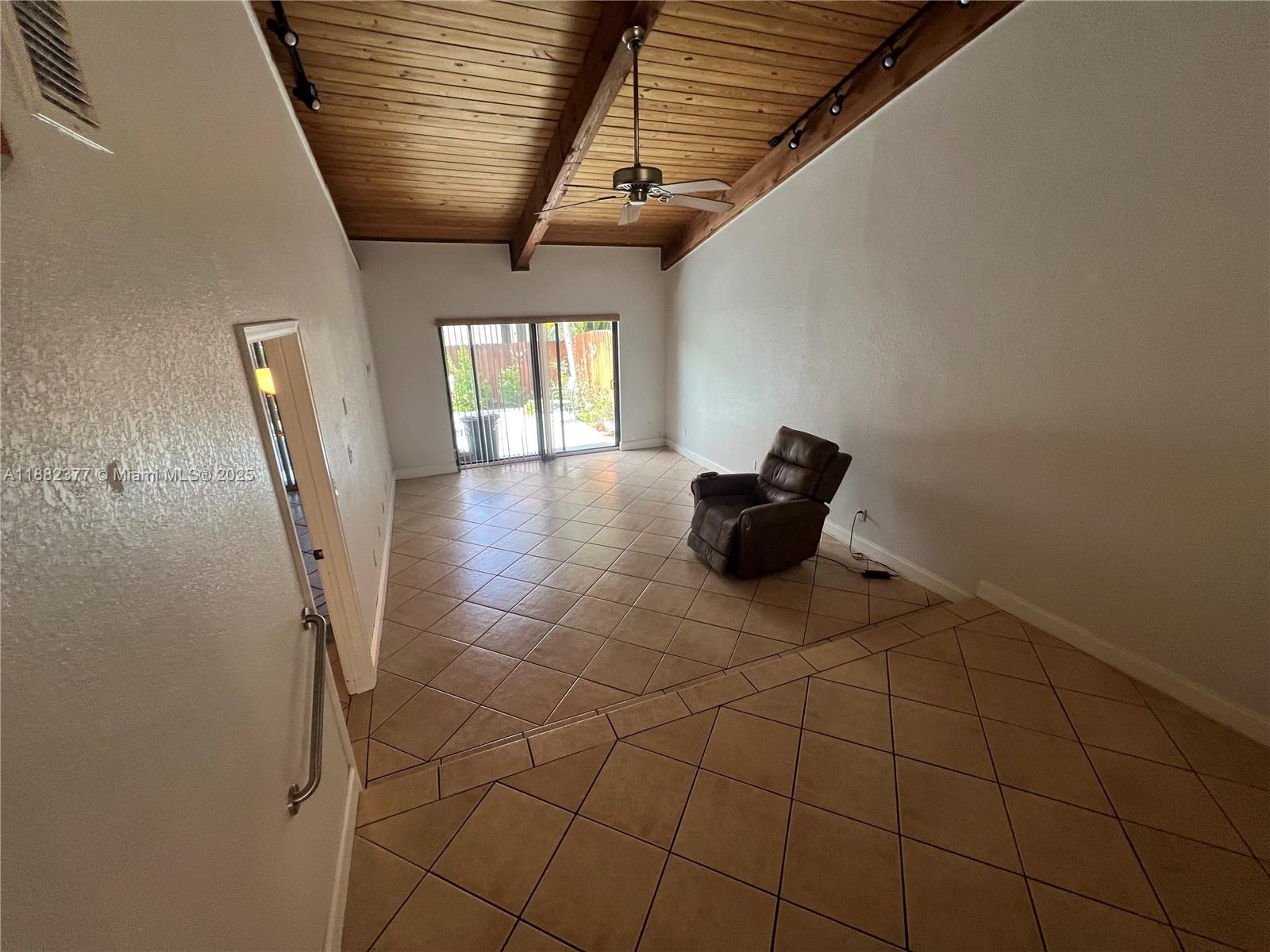 TAMERLANE - Residential Lease