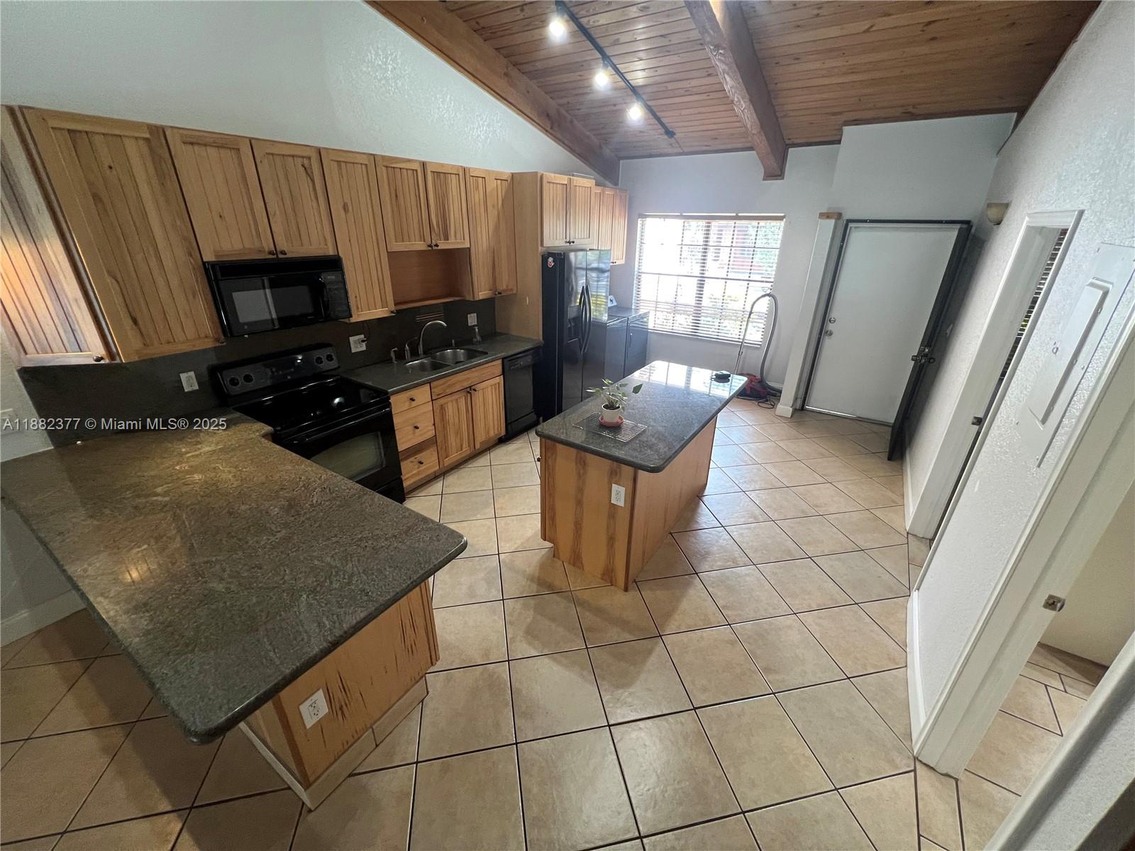 TAMERLANE - Residential Lease