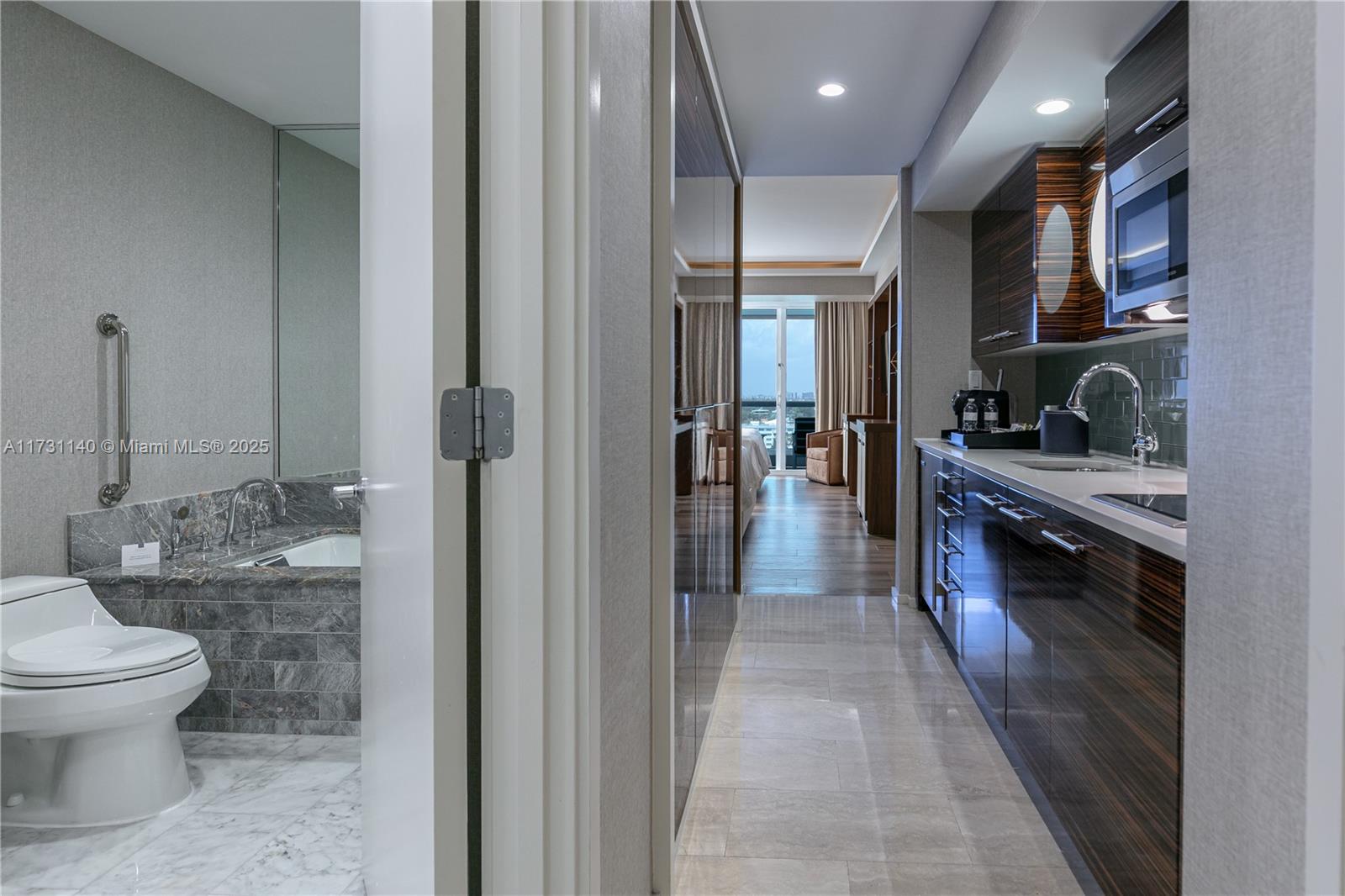 551 FLB CONDOMINIUM HOTEL - Residential