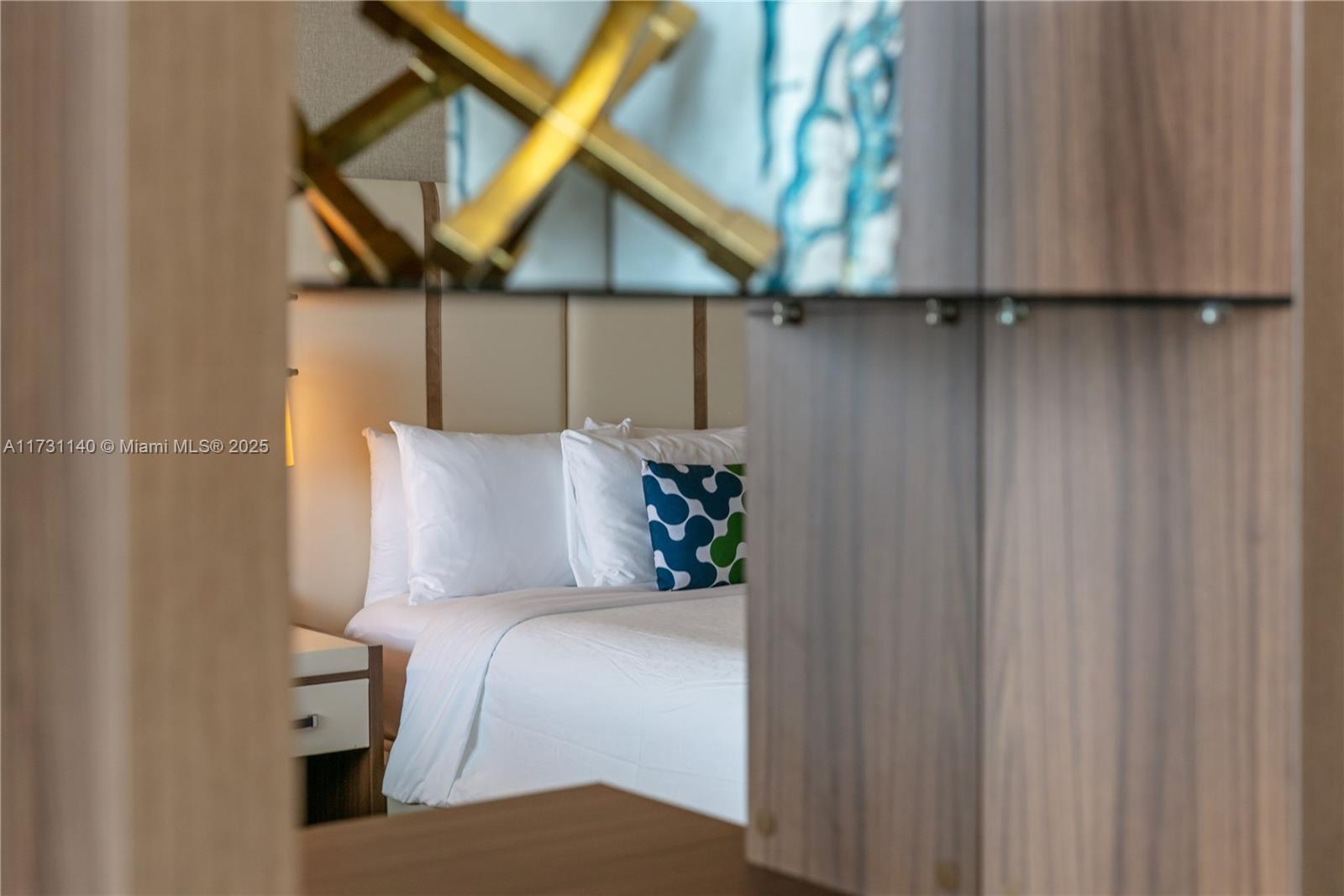 551 FLB CONDOMINIUM HOTEL - Residential