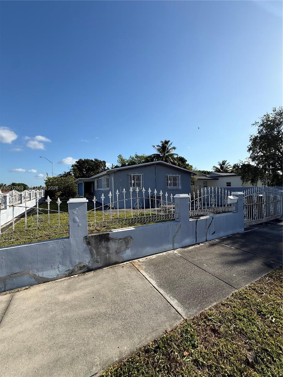 HIALEAH 5TH ADDN - Residential