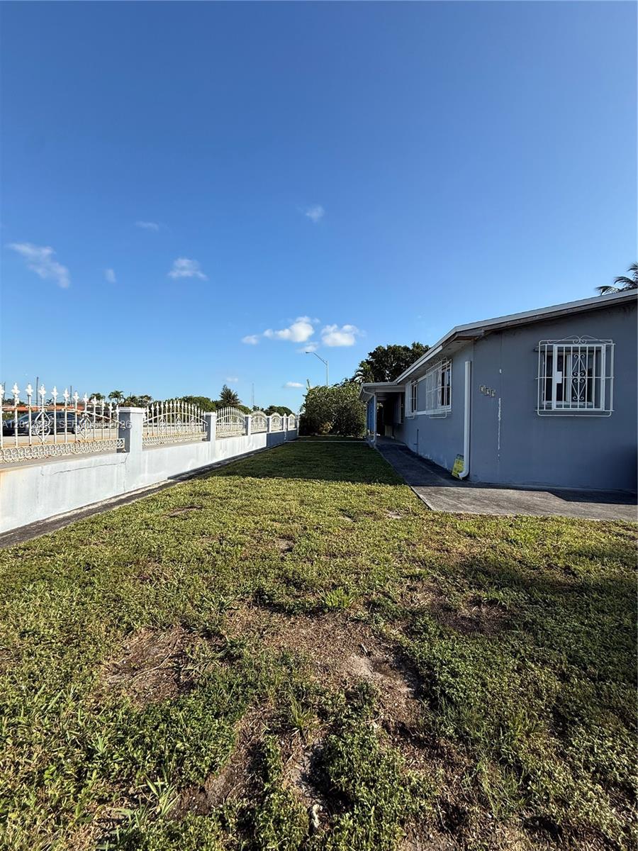 HIALEAH 5TH ADDN - Residential