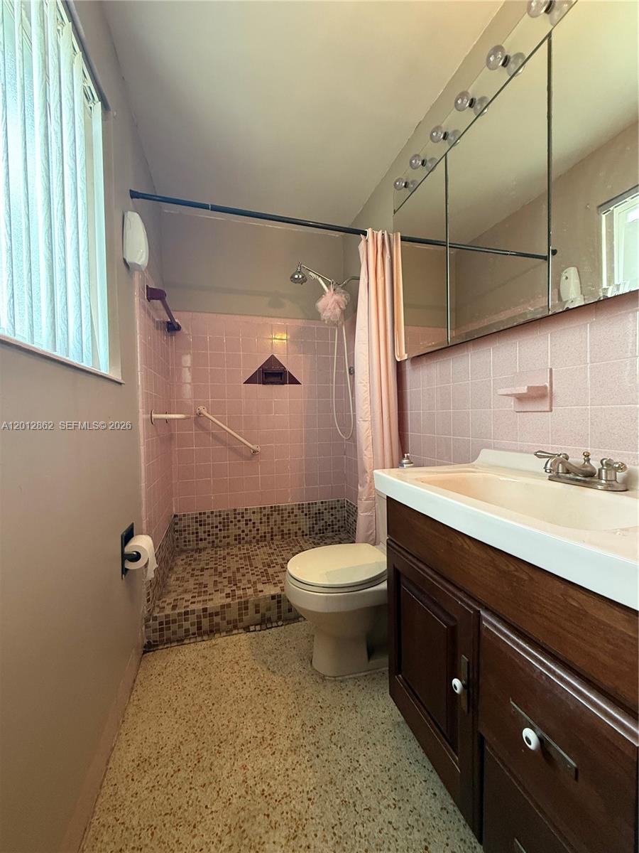 HIALEAH 5TH ADDN - Residential
