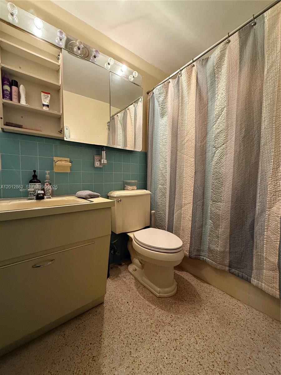 HIALEAH 5TH ADDN - Residential