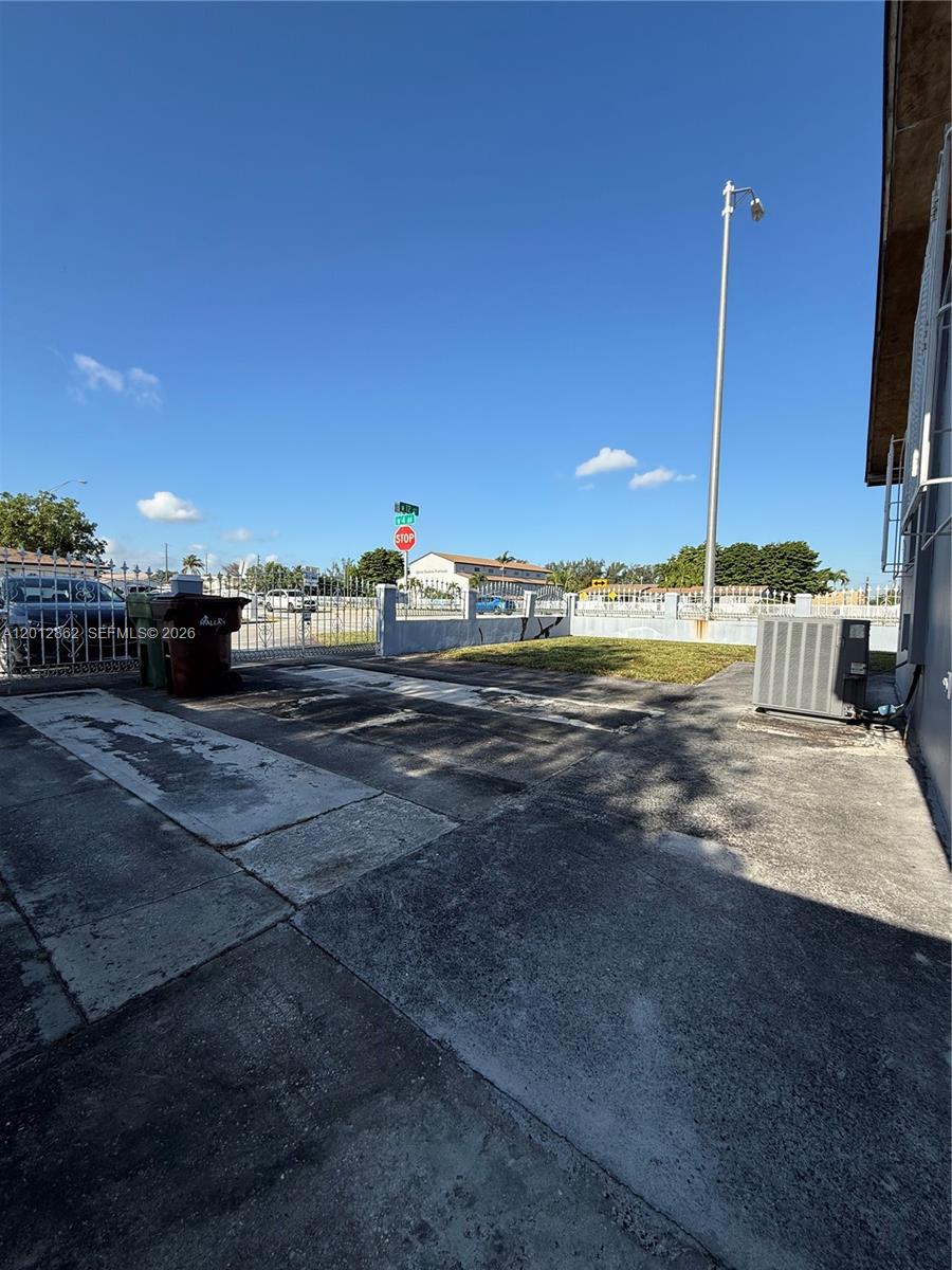 HIALEAH 5TH ADDN - Residential