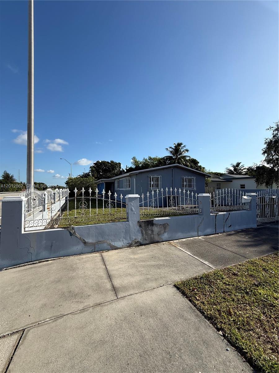 HIALEAH 5TH ADDN - Residential