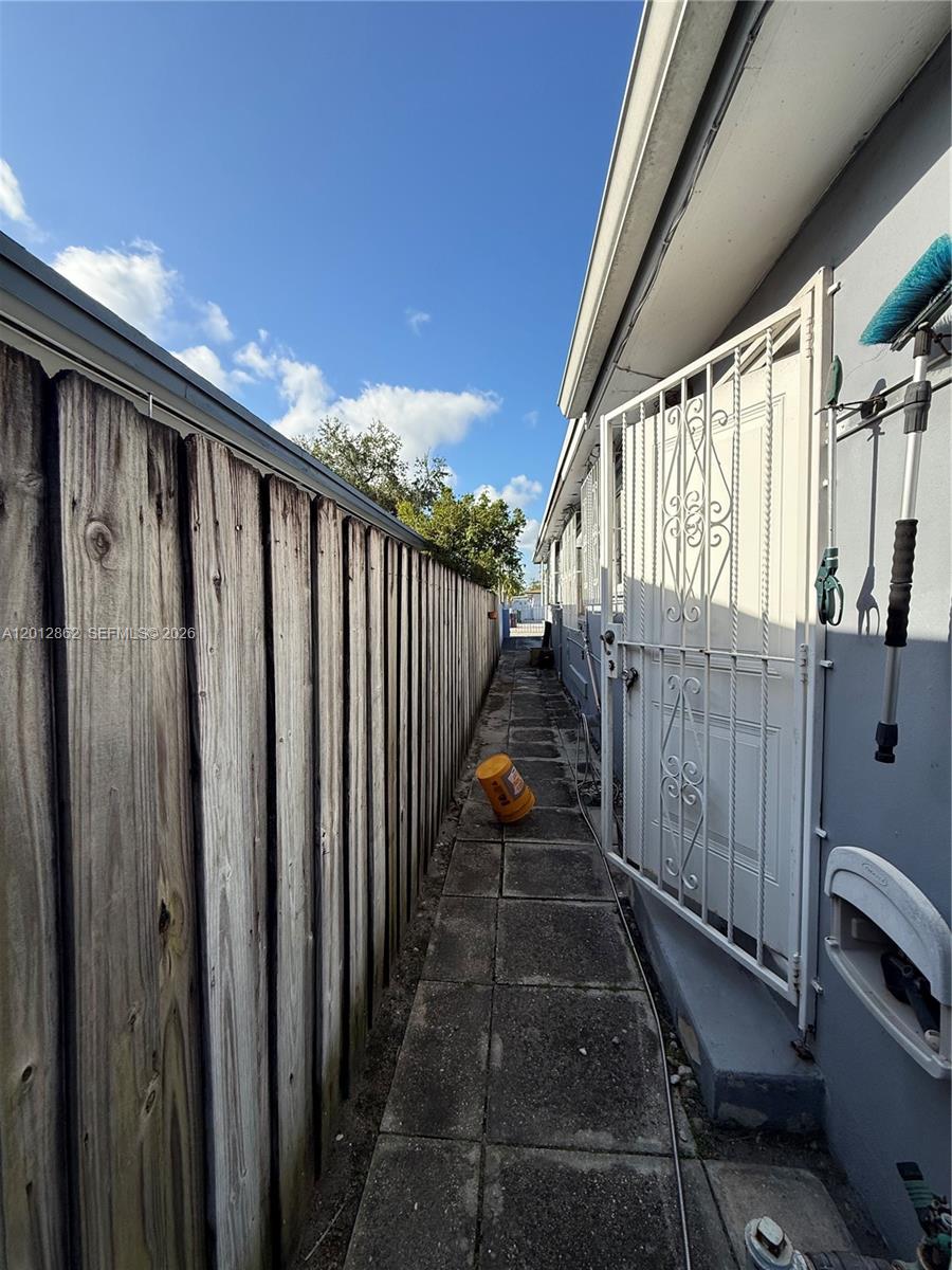 HIALEAH 5TH ADDN - Residential