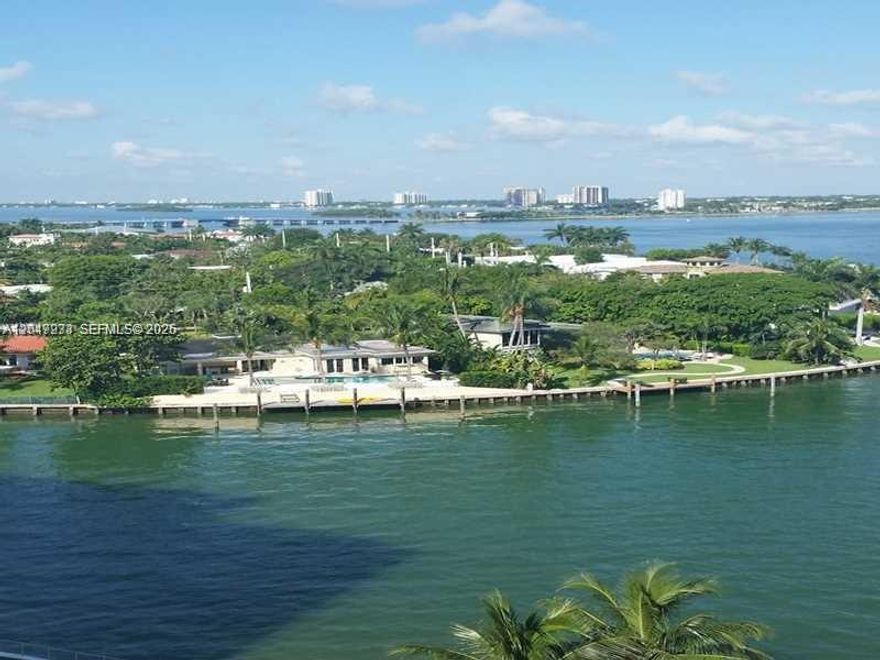Sunny and large Unit with fantastic Bay and Islands views from every window.  Tiled throughout with beautiful brand-new wood floor in bedroom.  Totally remodeled unit with maple kitchen cabinets. Granite countertops and Bar. Full size washer and Dryer inside.  Full Gym, beautiful pool on the Bay with Tiki Hut, library area, game room with pool tables, and Shabbat Elevator.  Condo provided cable included.  Pets OK. Remember to visit the Bayfront pool with BBQ / Tiki Huts, Gym, and Club Room.