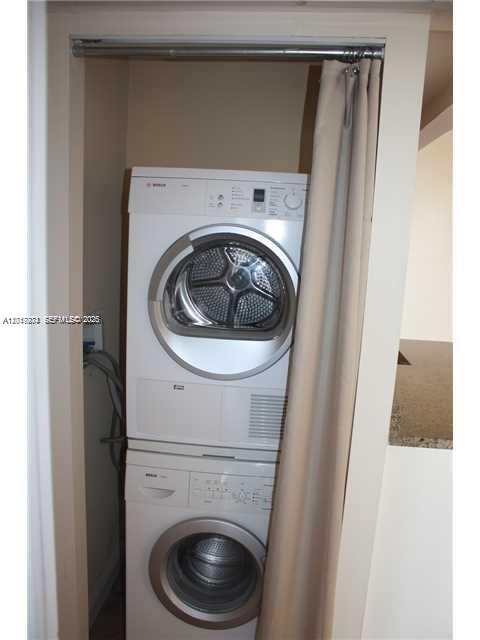 ISLAND POINTE CONDO - Residential Lease