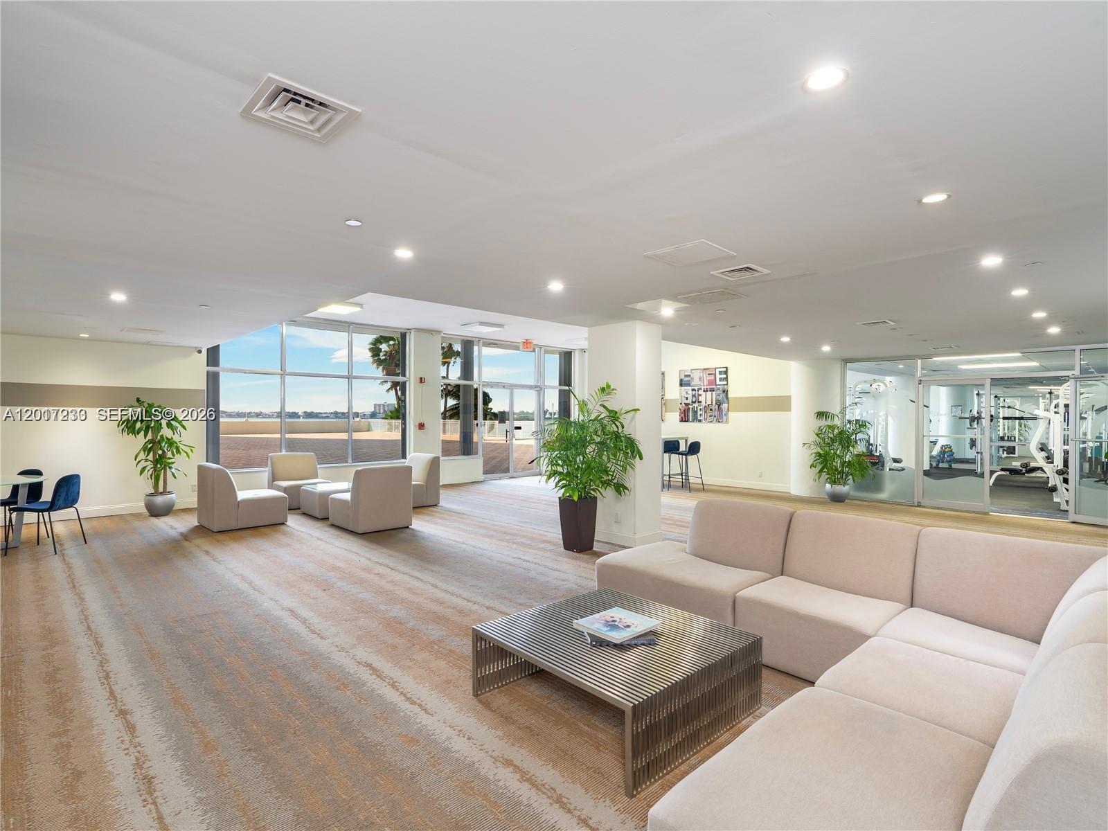 ISLAND POINTE CONDO - Residential Lease
