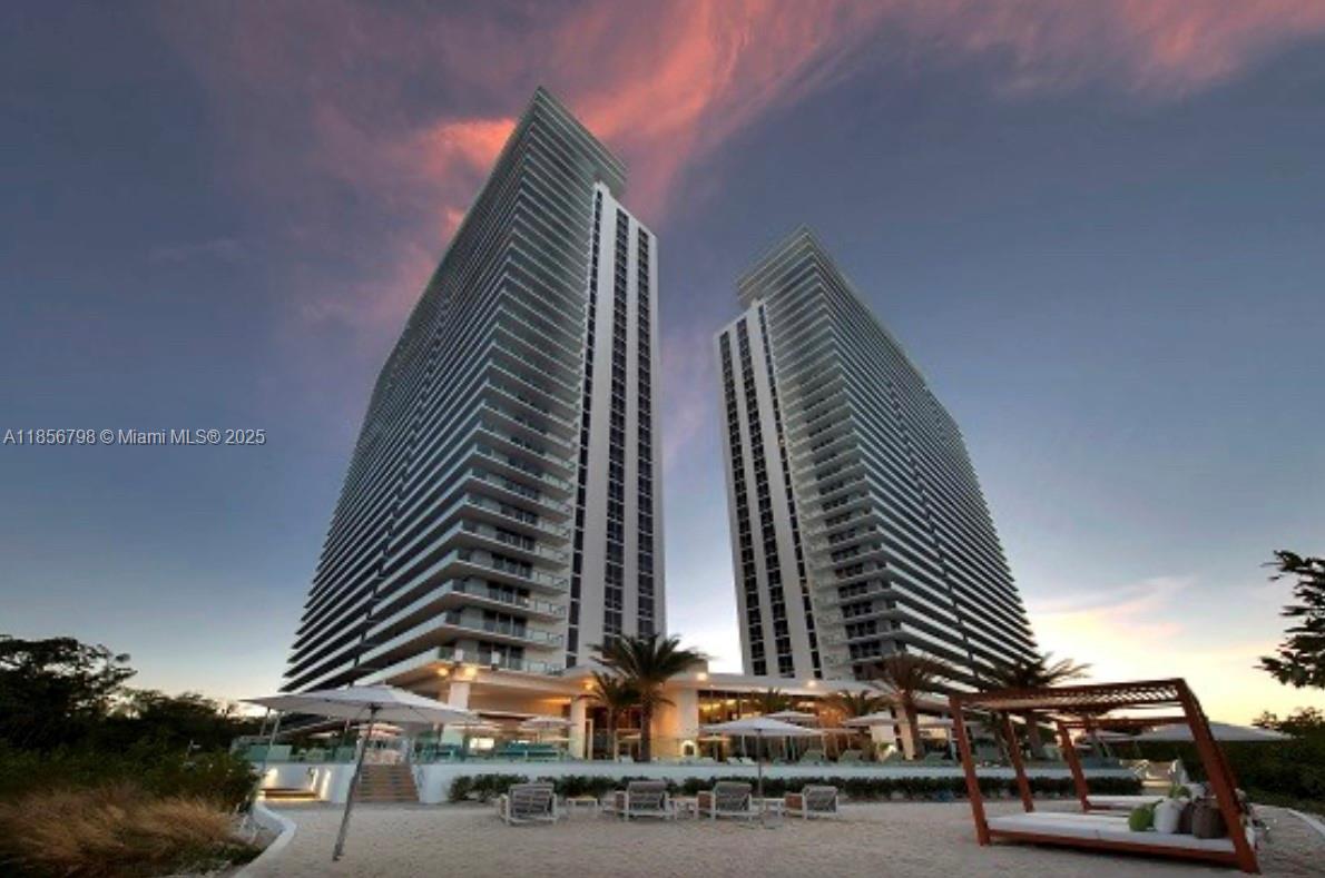 EXCLUSIVE AND PRIVATE 1BED/2BATH+DEN(CLOSED) FURNISHED AT NORTH MIAMI-Outdoor amenities at The Harbour feature an infinity-edge pool overlooking the water, an expansive sundeck, a peaceful serenity trail, a fenced dog park, children’s play areas, a large BBQ space, sports facilities for tennis, soccer, and basketball, a restaurant, and a well-equipped Aqua Club that offers a variety of water sports activities.ndoor amenities at The Harbour include a state-of-the-art fitness center. The center also features top-brand weight training machines and an extensive free-weight collection. An open studio accommodates yoga, Pilates, and aerobics, complemented by an additional outdoor yoga area. AVAILABLE IN DECEMBER 01, 2025 AND OK FOR SHORT TERM(minimum 3 months), CONSULT PRICE.