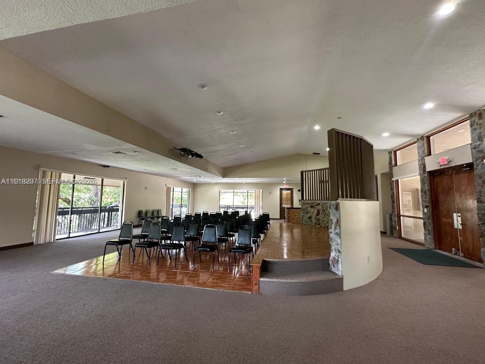 SUMMERTREE VILG CALIF CL - Residential