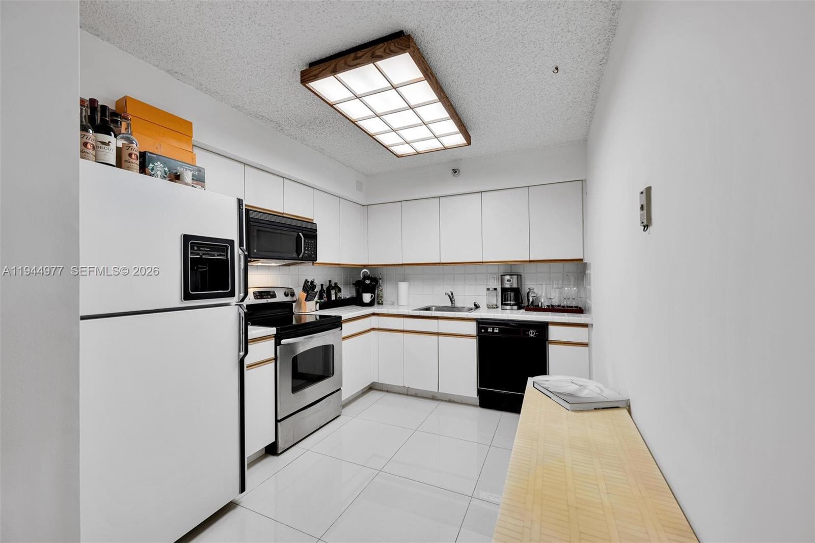 MYSTIC POINTE TOWER 500 - Residential