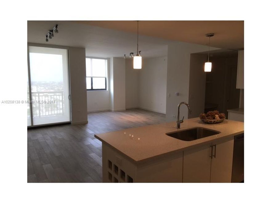 1484Sf + balcony,split 2 bedrooms ,2 full bathrooms!washer/dryer, tile & carpet floor ,Located in the heart of Miami's Brickell neighborhood, steps yo dining,shopping and entertainment destinations on Mary Brickell Village and Brickell City Center. Amenities like pool ,recreational terrace,state of the art fitness center,Yoga studio,conveniently located close to Metromover & Metrorail, Publix and more. 24 hs concierge/security. Great unit, water not include in rent.call LA to make an appointment asap.!!!