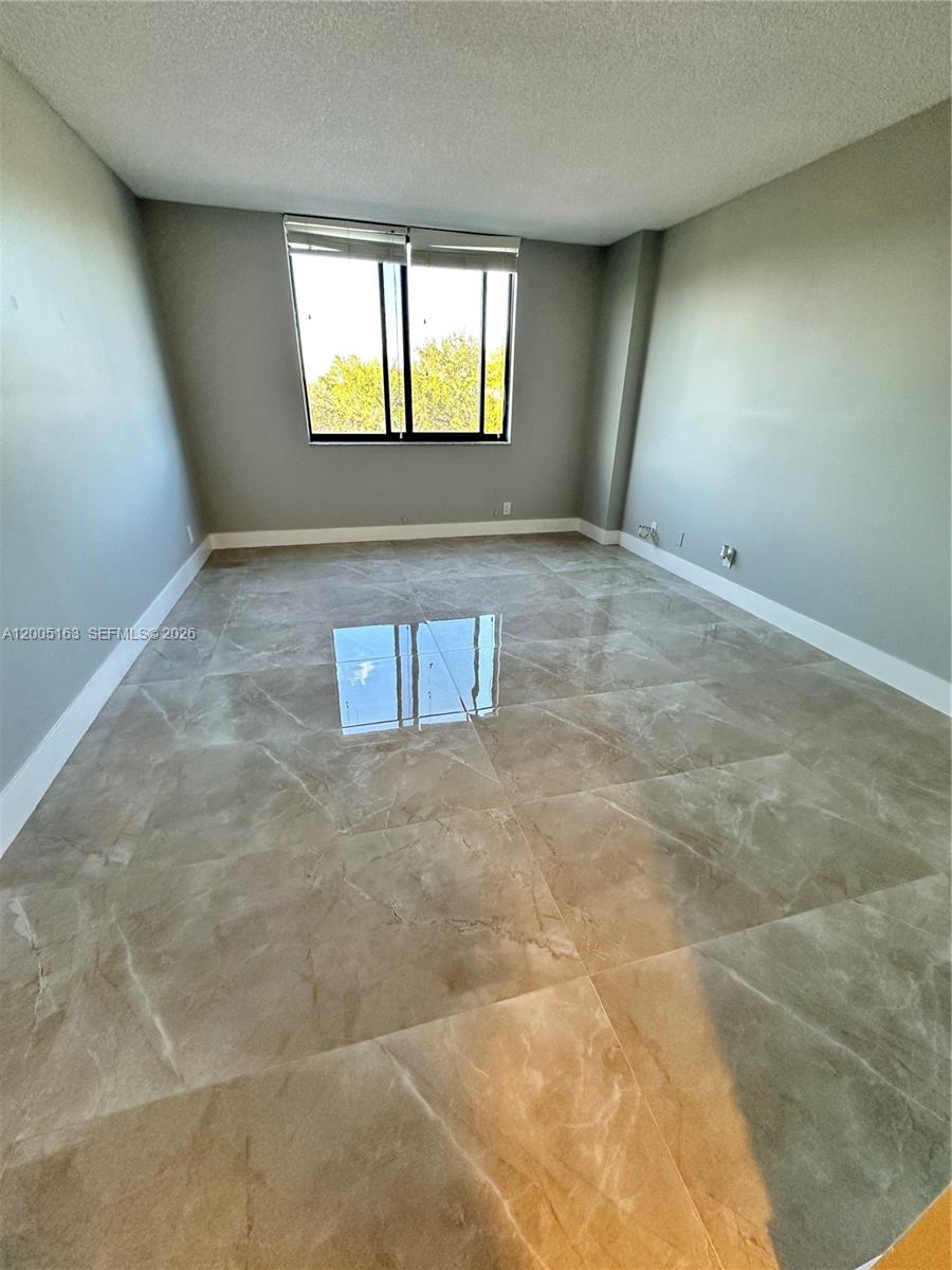 HILLCREST EAST NO 19 COND - Residential