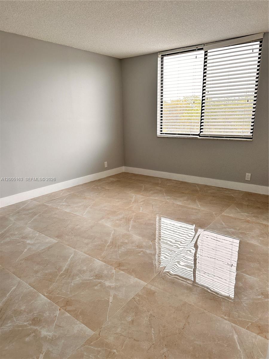 HILLCREST EAST NO 19 COND - Residential