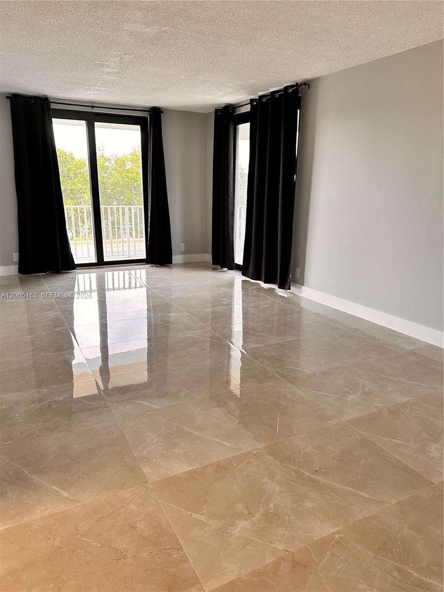 HILLCREST EAST NO 19 COND - Residential