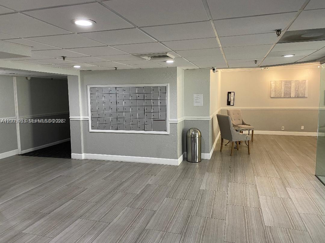 HILLCREST EAST NO 19 COND - Residential