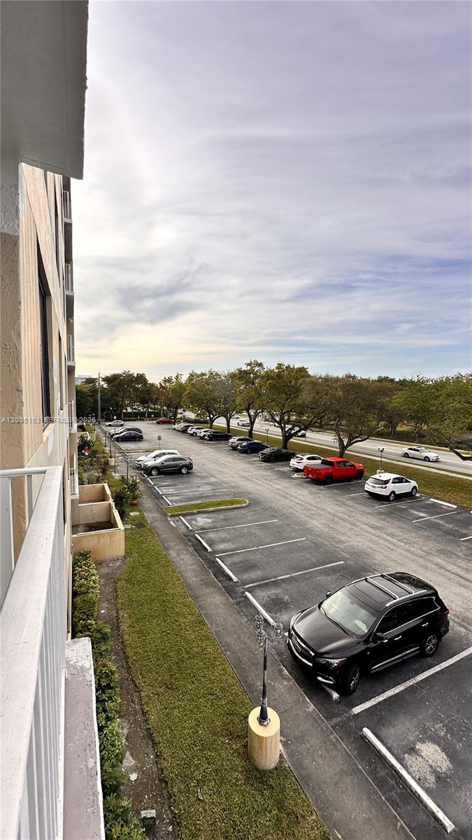 HILLCREST EAST NO 19 COND - Residential