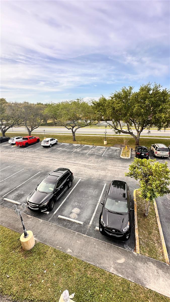 HILLCREST EAST NO 19 COND - Residential