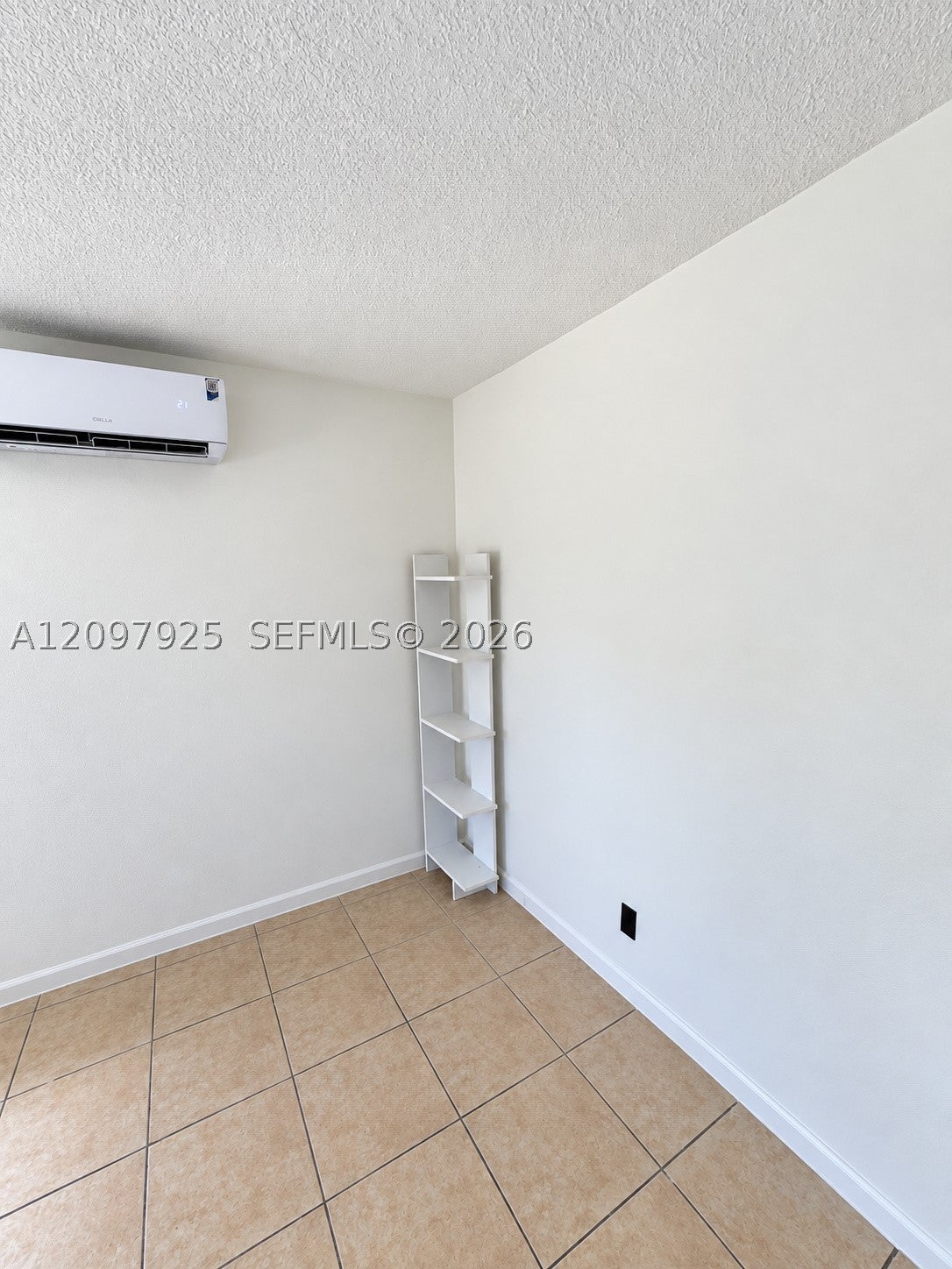 View photos, virtual tours, details... 1521 NW 5th Ave