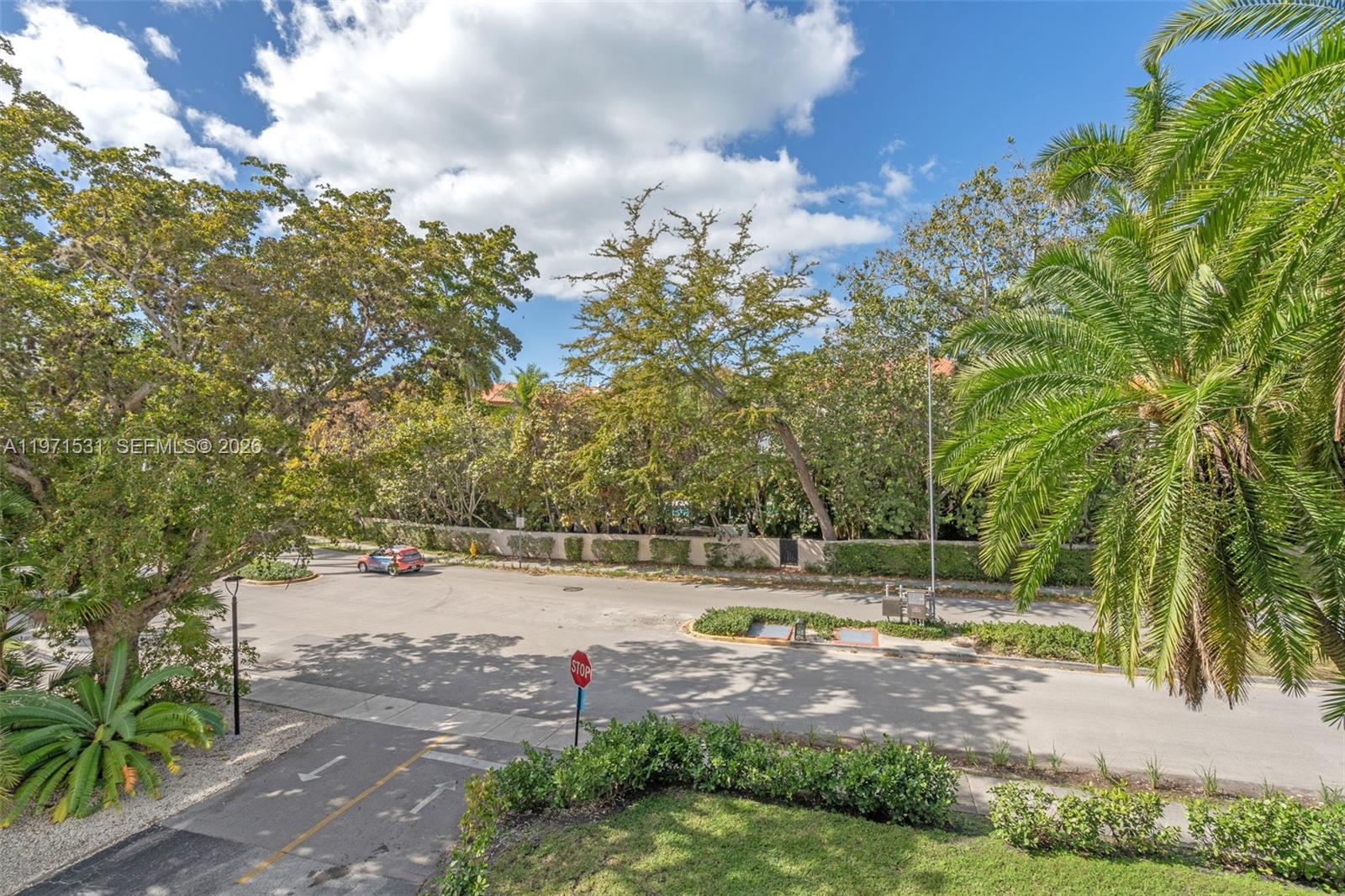 KEY BISCAYNE ONE HUNDRED - Residential