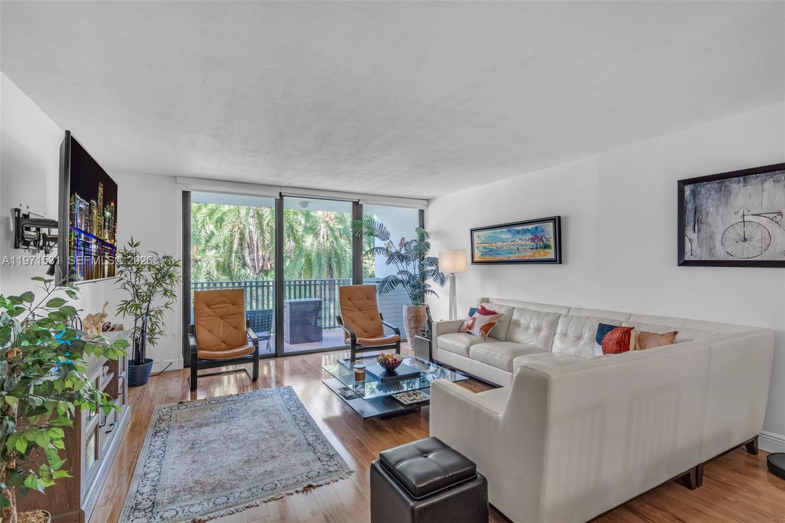 KEY BISCAYNE ONE HUNDRED - Residential