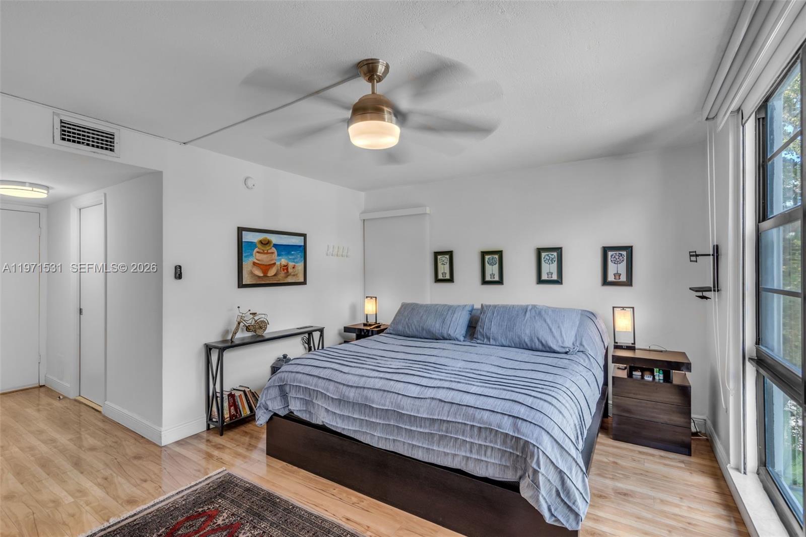 KEY BISCAYNE ONE HUNDRED - Residential