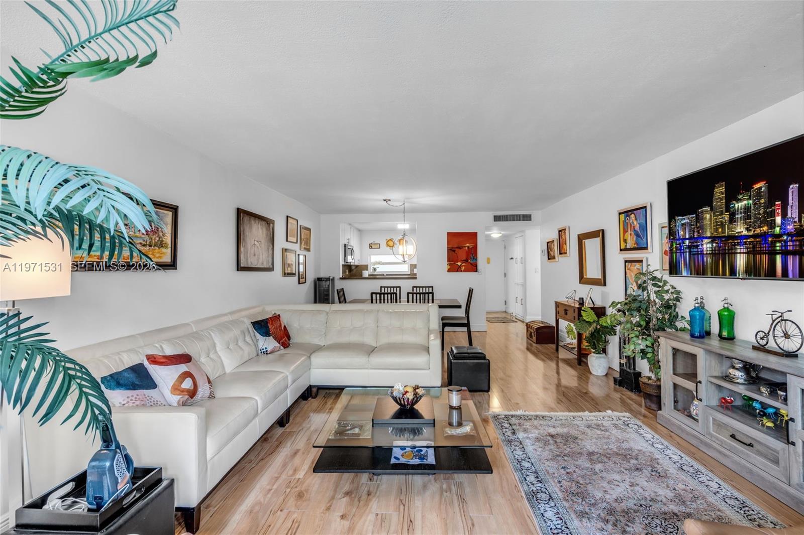 KEY BISCAYNE ONE HUNDRED - Residential