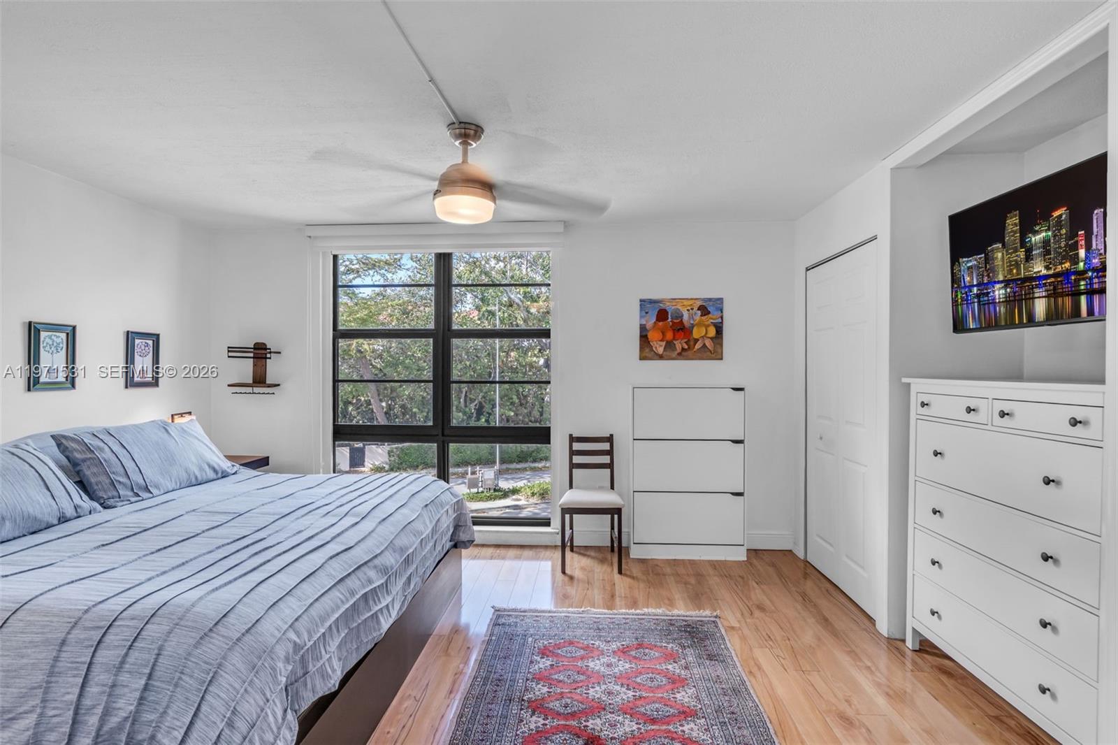 KEY BISCAYNE ONE HUNDRED - Residential