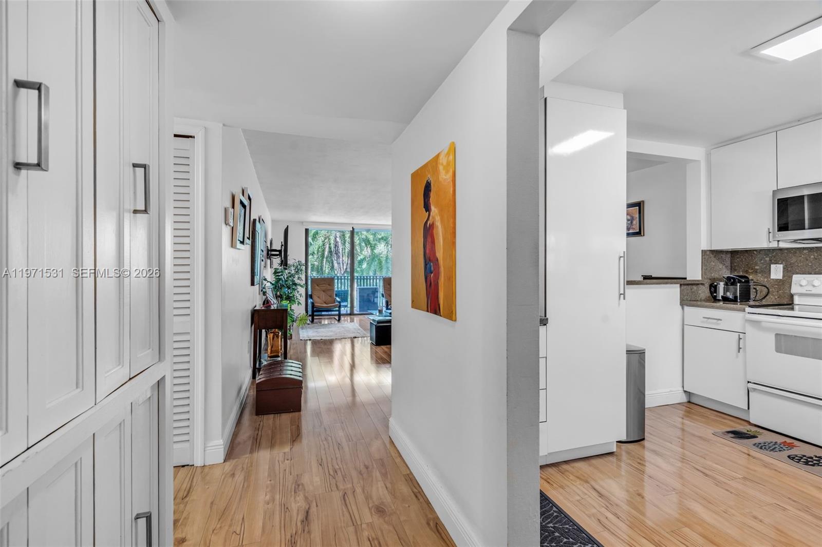 KEY BISCAYNE ONE HUNDRED - Residential