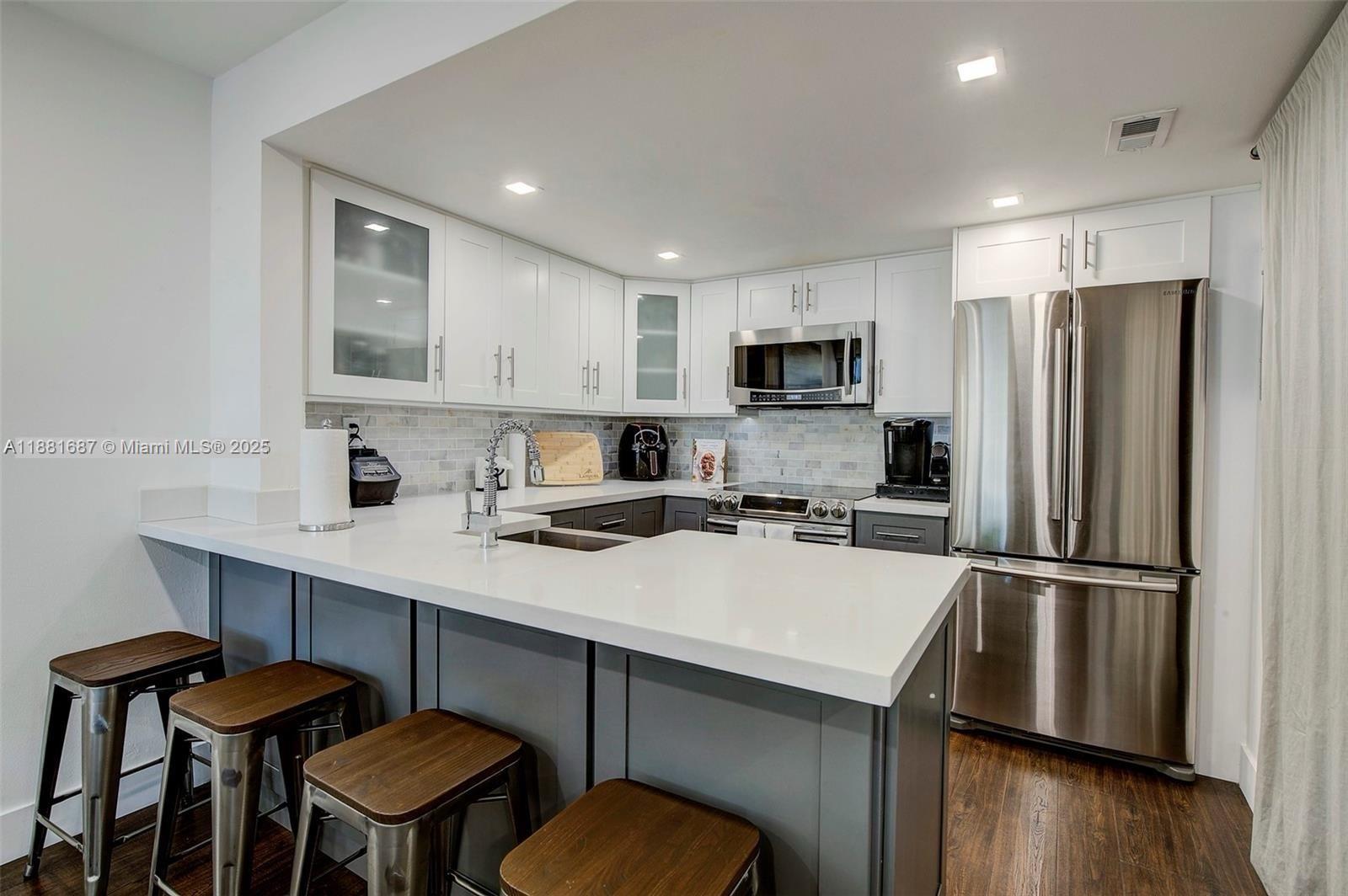 GABLES POINT III CONDO - Residential