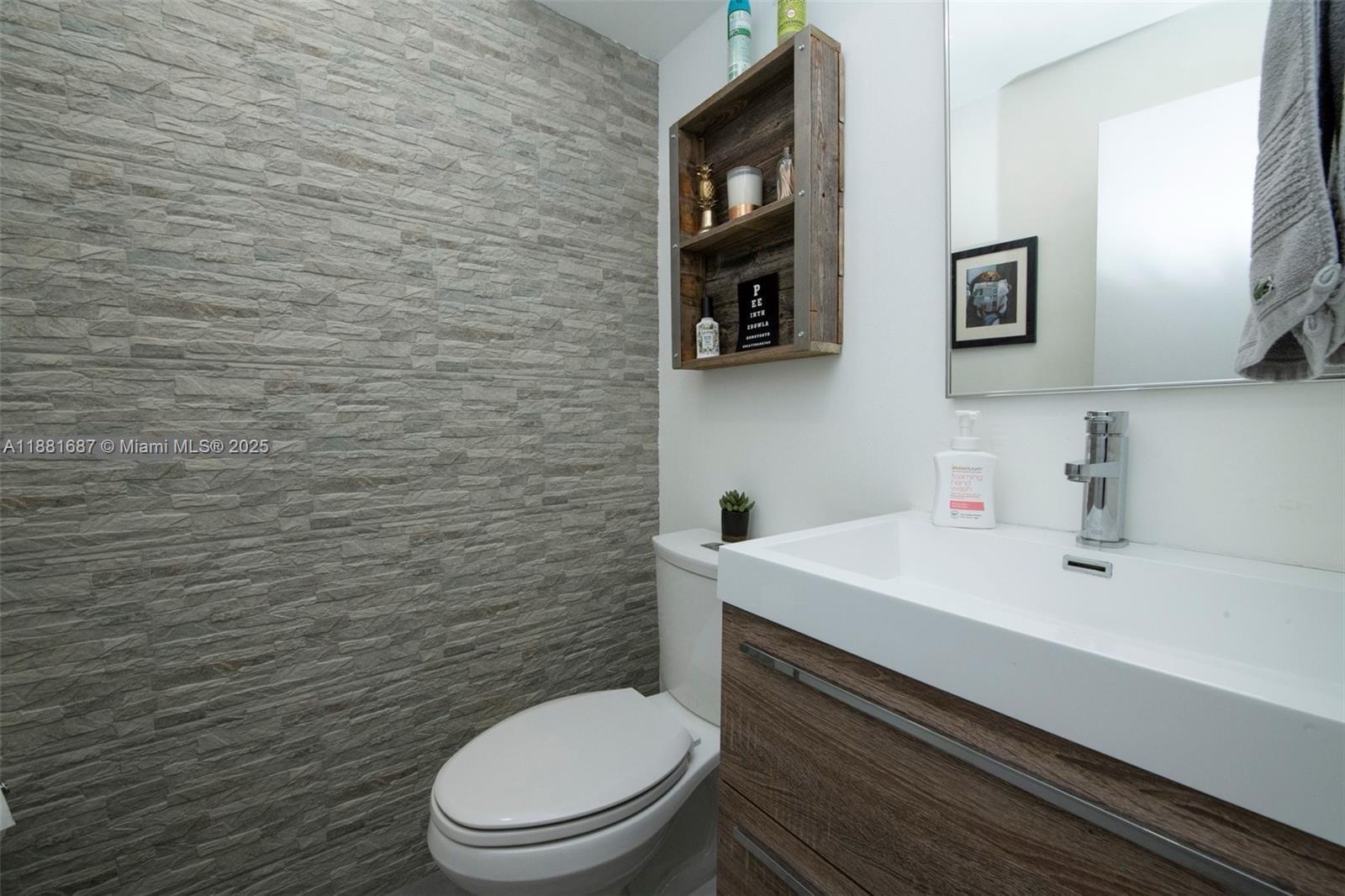 GABLES POINT III CONDO - Residential